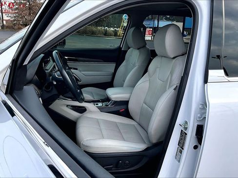 Used 2022 Kia Telluride EX w/ EX Premium Package image 8