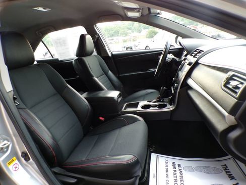 Used 2017 Toyota Camry SE FWD image 15