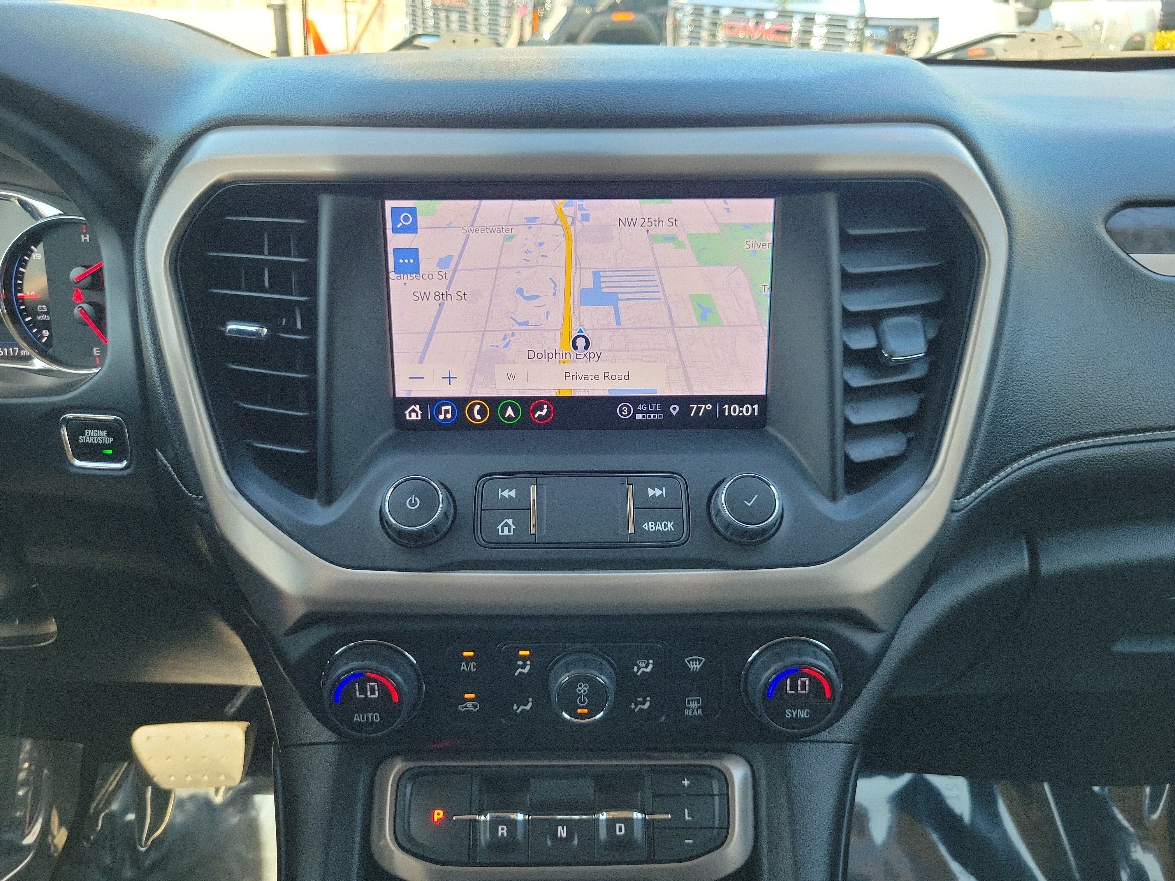Used 2022 GMC Acadia Denali w/ Denali Ultimate Package FWD image 10