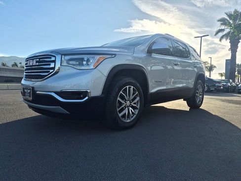 Used 2019 GMC Acadia SLE image 3