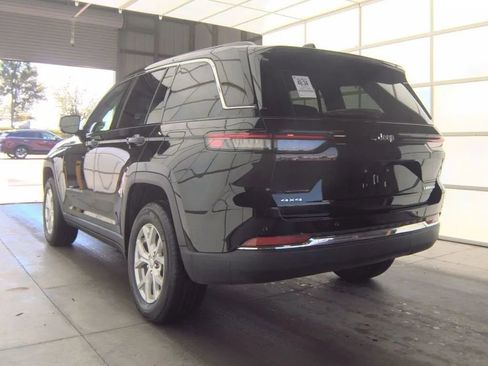Used 2023 Jeep Grand Cherokee Limited AWD/4WD image 4