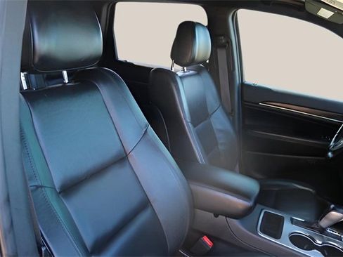 Used 2019 Jeep Grand Cherokee Limited image 19