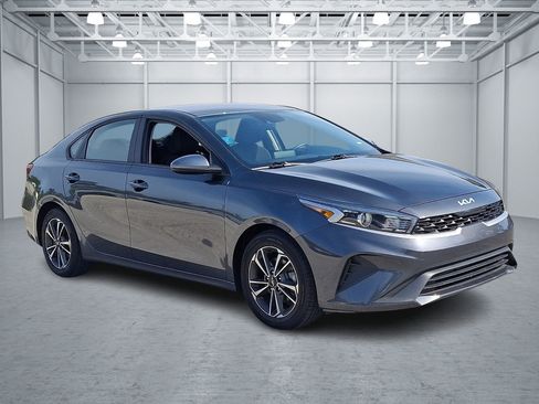 Used 2024 Kia Forte LXS FWD image 7