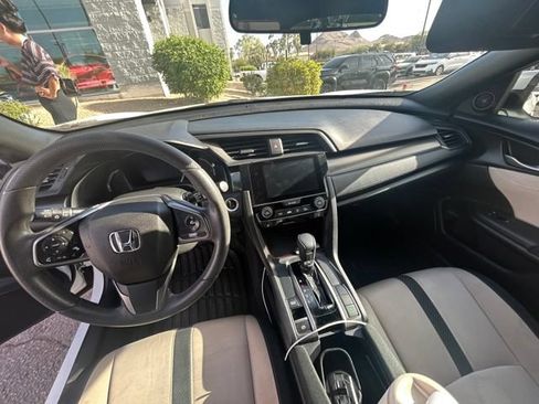 Used 2017 Honda Civic EX image 3