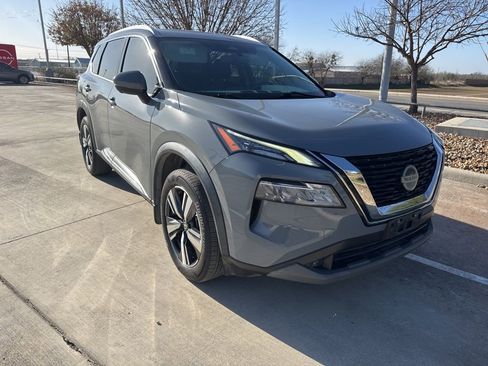 Used 2021 Nissan Rogue SL image 1