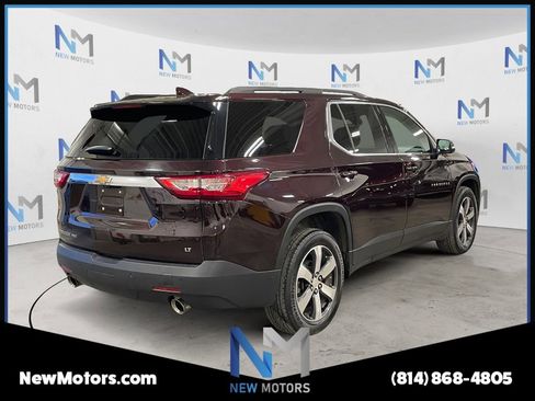 Used 2021 Chevrolet Traverse LT w/ LT Premium Package AWD/4WD image 5