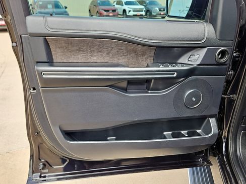 Used 2019 Ford Expedition Limited AWD/4WD image 13