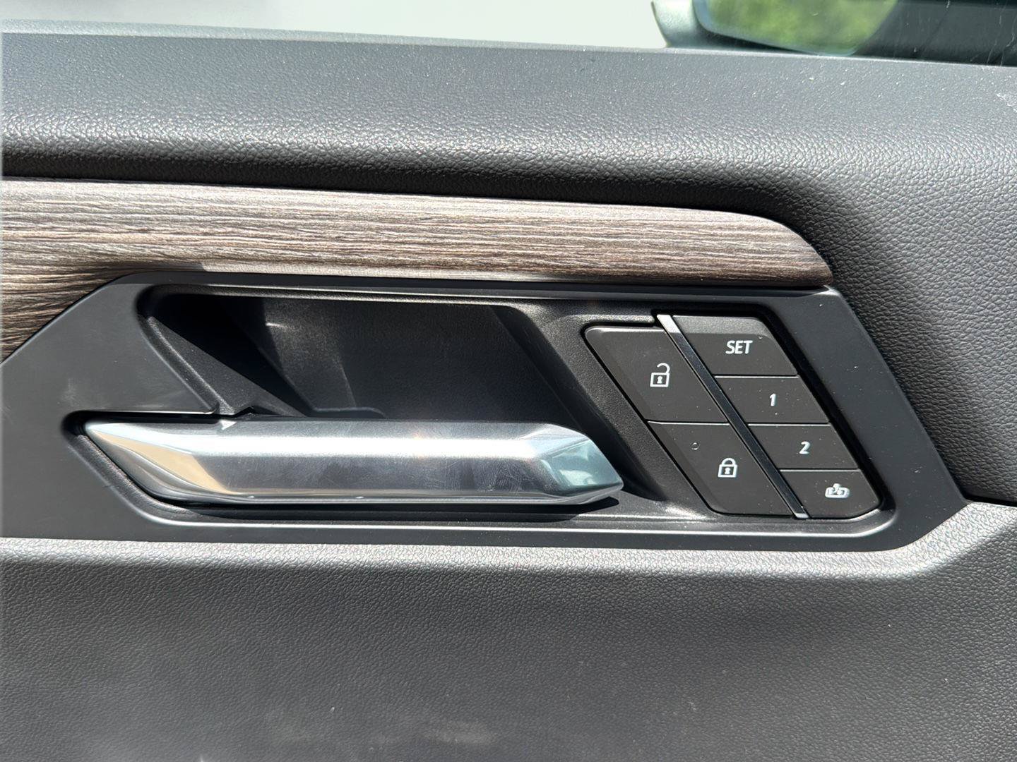 New 2026 GMC Acadia Denali w/ Super Cruise Package FWD image 13