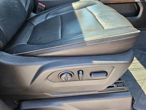 Used 2019 Chevrolet Silverado 1500 High Country w/ Technology Package AWD/4WD image 37
