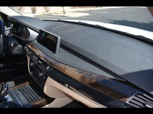 Used 2016 BMW X5 xDrive40e AWD/4WD image 37