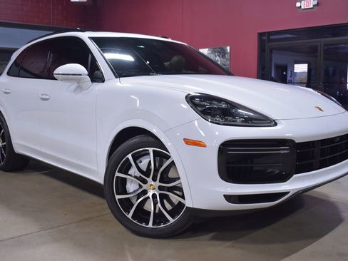 Used 2023 Porsche Cayenne Turbo w/ Premium Package Plus image 6