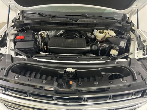 Used 2021 Chevrolet Suburban LT AWD/4WD image 9