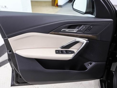 Used 2025 BMW X1 xDrive28i w/ Technology Package image 9