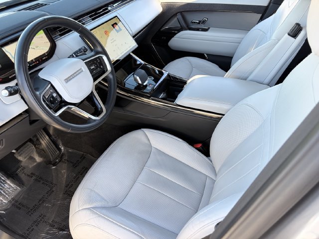 Used 2024 Land Rover Range Rover Sport SE AWD/4WD image 5