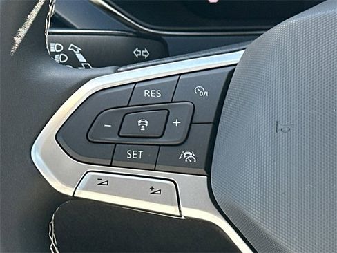 Used 2023 Volkswagen Taos SE image 23