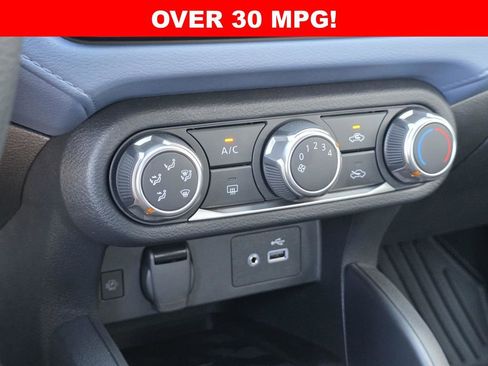 New 2025 Nissan Versa SV w/ Trunk Package FWD image 15