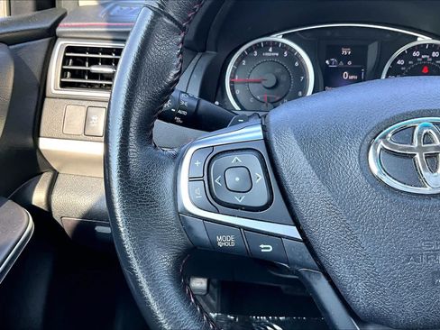 Used 2017 Toyota Camry SE FWD image 23