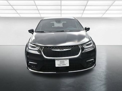 New 2026 Chrysler Pacifica Select image 3