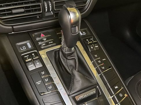Used 2019 Porsche Macan AWD/4WD image 26