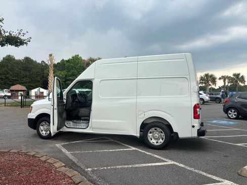 Used 2021 Nissan NV 2500 SV w/ Back Door Glass Package RWD image 22