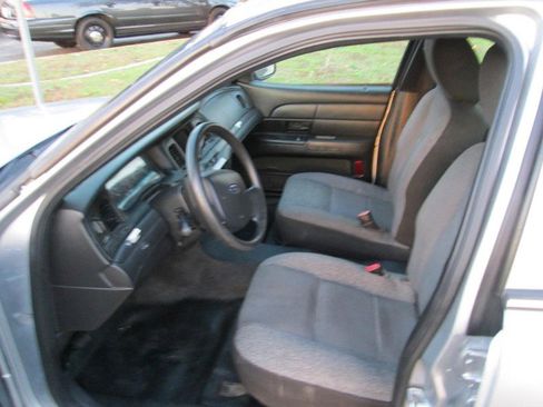 Used 2011 Ford Crown Victoria Police Interceptor w/ Radio Suppression Pkg image 5