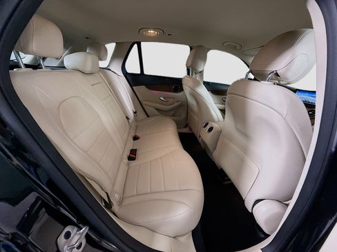 Used 2022 Mercedes-Benz GLC 300 4MATIC w/ Multimedia Package Lite image 27