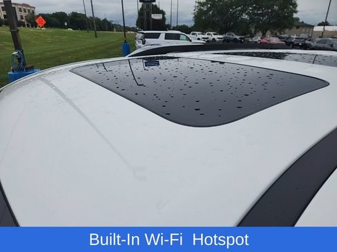 Used 2023 Chevrolet Traverse RS AWD/4WD image 11