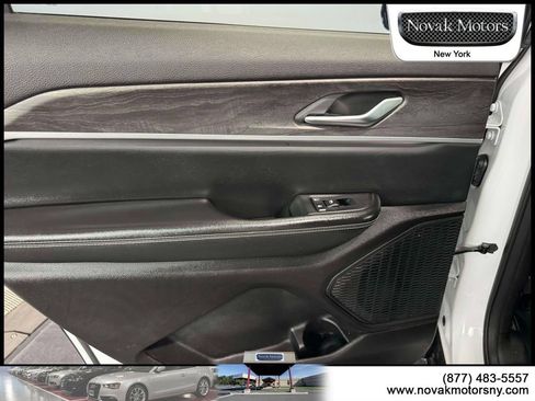 Used 2023 Jeep Grand Cherokee L Limited AWD/4WD image 14