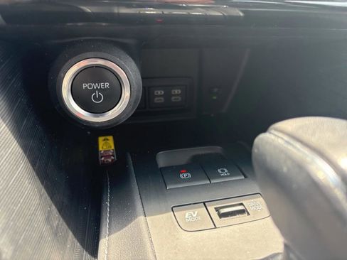 Used 2023 Toyota Venza Nightshade AWD/4WD image 17