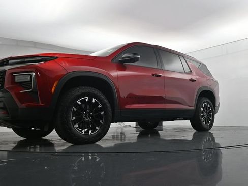 Used 2024 Chevrolet Traverse Z71 AWD/4WD image 36