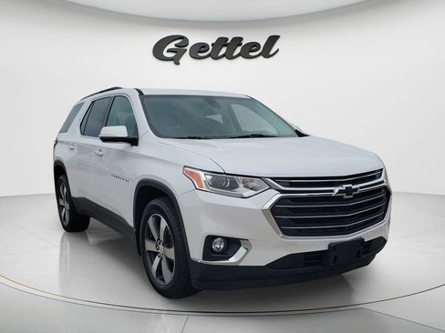 Used 2019 Chevrolet Traverse LT w/ LT Premium Package AWD/4WD image 3