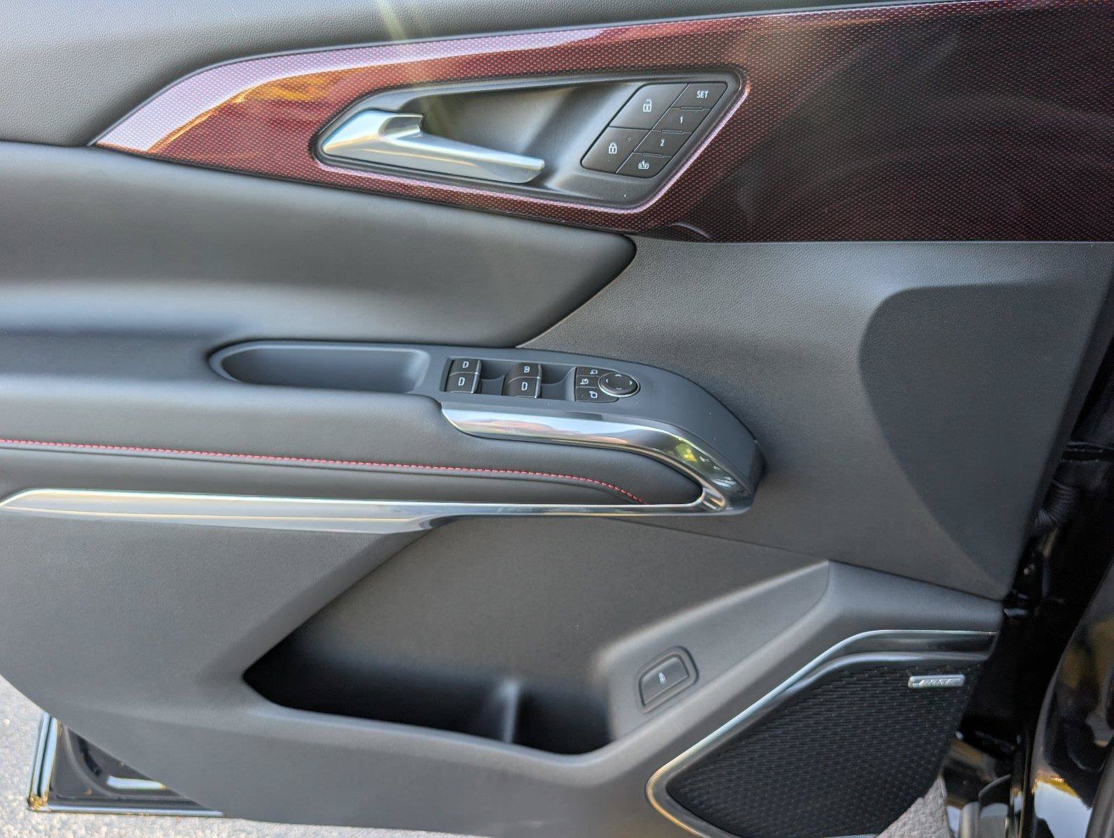 New 2027 Chevrolet Traverse RS FWD image 19