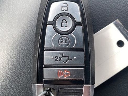 Certified 2022 Ford F150 Raptor w/ Equipment Group 801A High image 30