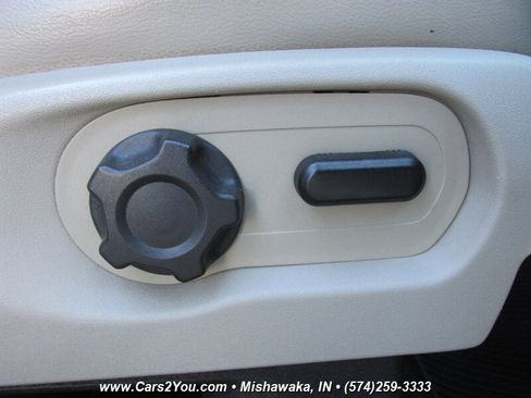 Used 2013 Ford Explorer XLT AWD/4WD image 22