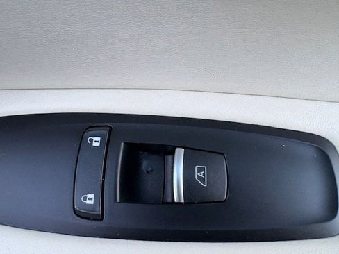 Used 2019 INFINITI QX50 Essential w/ Sensory Package image 11