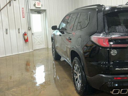 Used 2024 GMC Acadia AT4 w/ Luxury Package AWD/4WD image 7