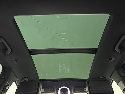 Certified 2026 Porsche Macan AWD/4WD image 14