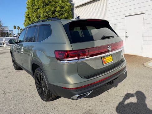 New 2026 Volkswagen Atlas SE FWD image 4