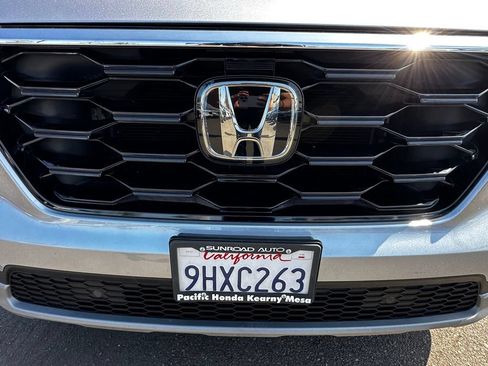Used 2023 Honda Pilot Touring image 4