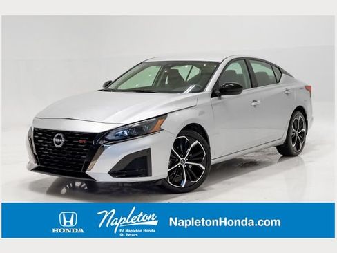 Used 2025 Nissan Altima 2.5 SR AWD/4WD image 1