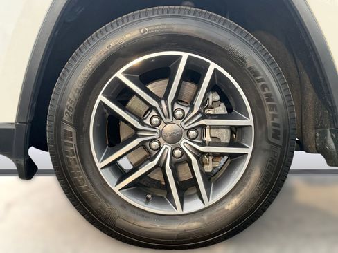 Used 2020 Jeep Grand Cherokee Limited image 12