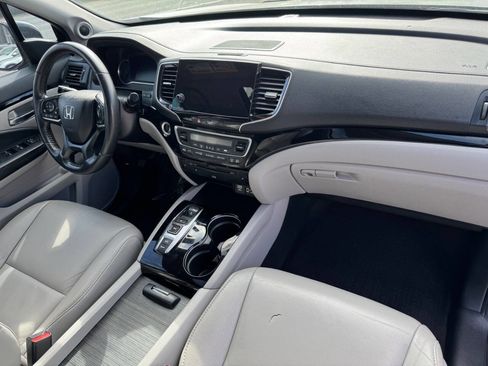 Used 2021 Honda Pilot Touring image 16