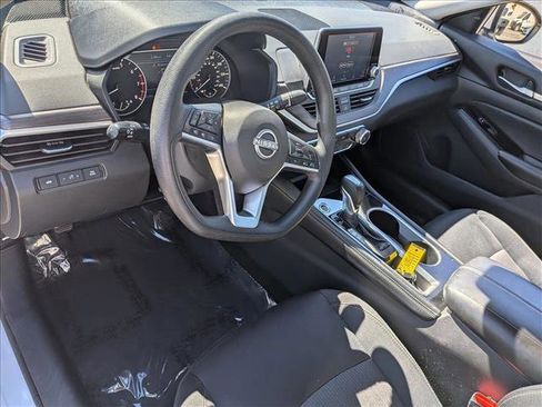 Used 2023 Nissan Altima 2.5 SV FWD image 10