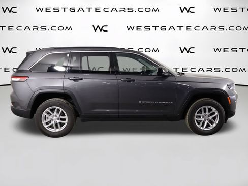 Used 2025 Jeep Grand Cherokee Laredo X w/ Trailer Tow Package AWD/4WD image 44