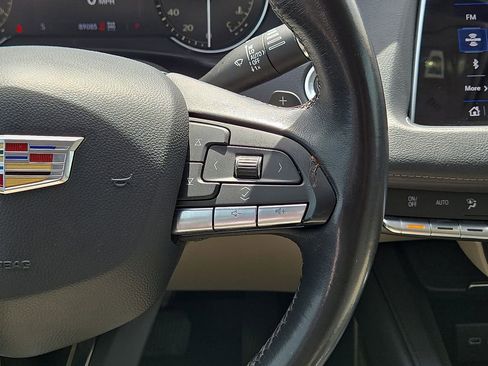 Used 2023 Cadillac XT4 Premium Luxury image 21