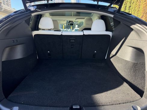 Used 2021 Tesla Model Y Performance image 10