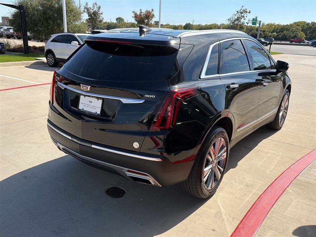 Used 2024 Cadillac XT5 Premium Luxury w/ Technology Package FWD image 5