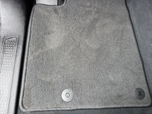 Used 2023 Jeep Grand Cherokee L Laredo image 17