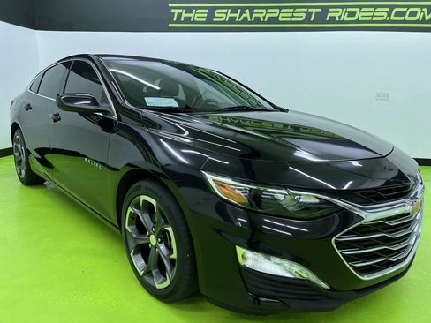 Used 2022 Chevrolet Malibu LT FWD image 2