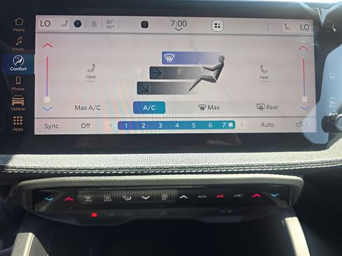 New 2026 Jeep Cherokee Laredo AWD/4WD image 28